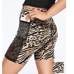 😍VS PINK Buttery Soft Bike Short